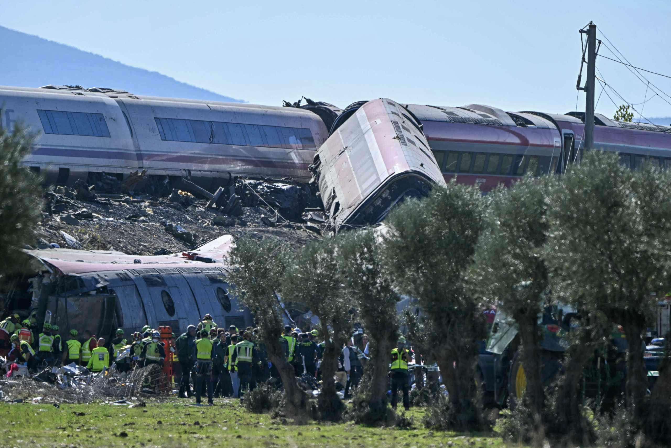 Dozens killed after two high-speed trains collide in central Spain — Moorhead Community news